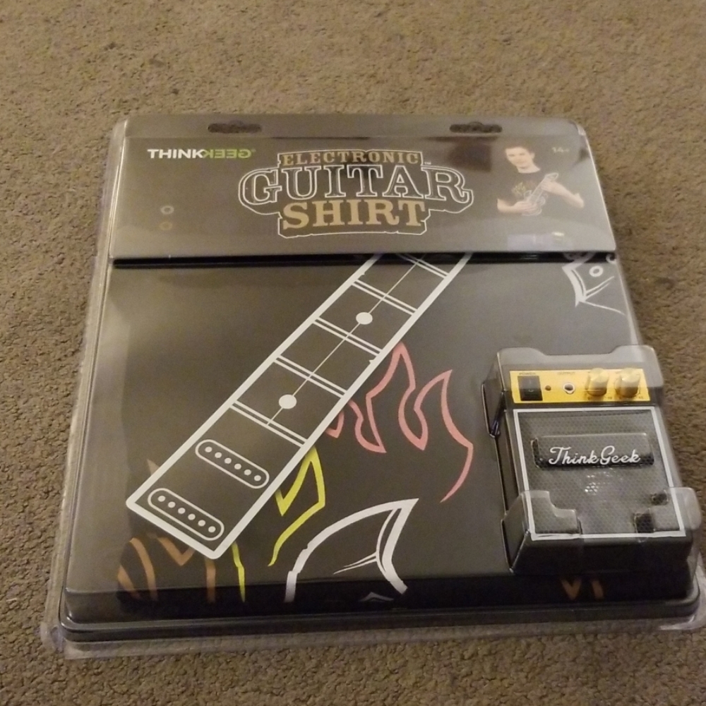 NIP Electronic Guitar TShirt XL